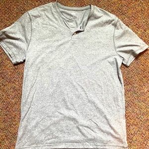 Men’s grey short sleeve